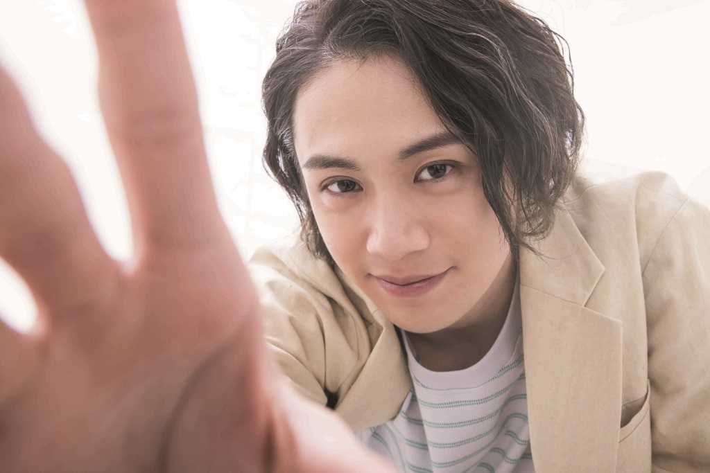 前川優希カレンダーブック2021.04-2022.03【FC限定直筆サイン入り写真特典付】